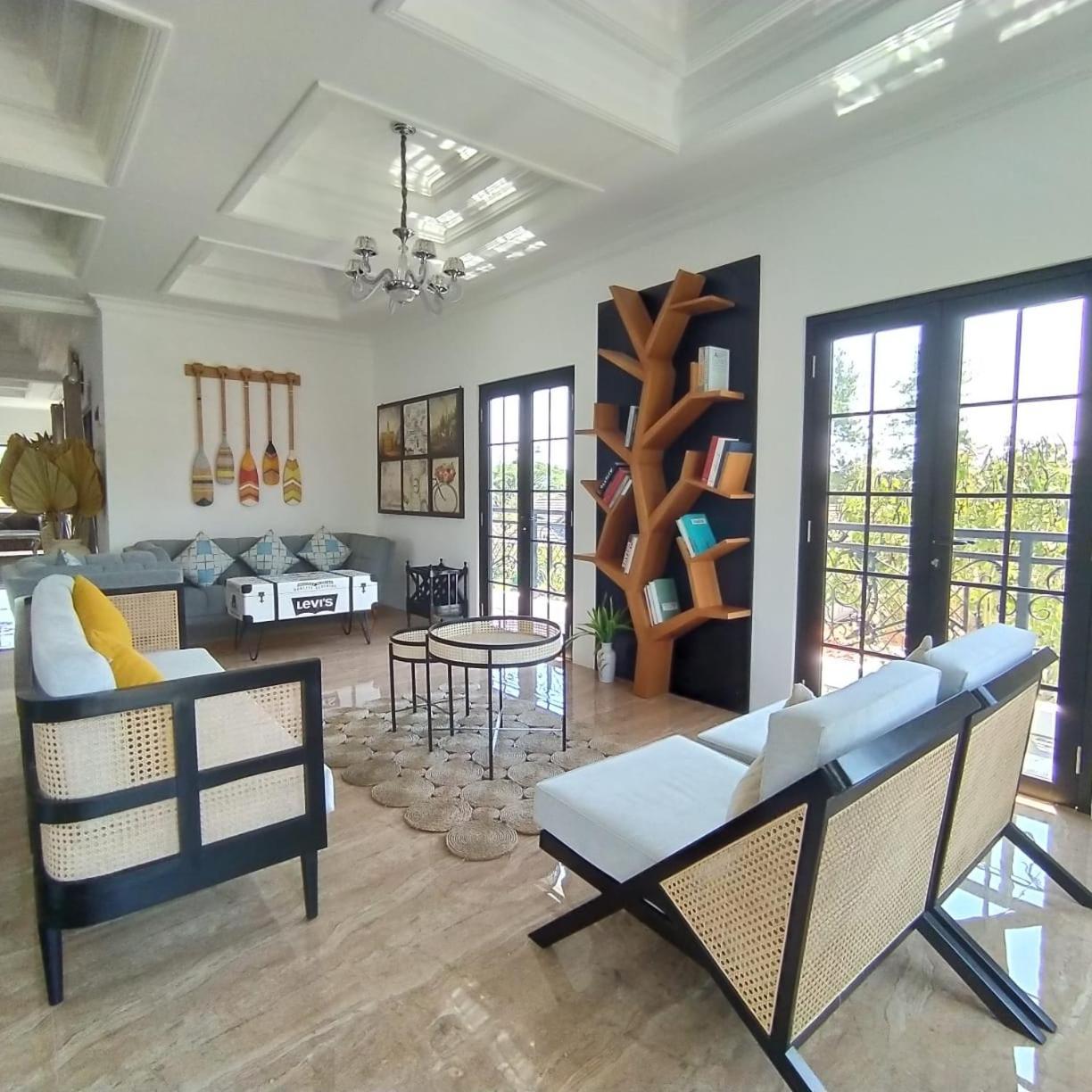 Villa Kota Bunga Malini 7 Cinengangirang Exterior foto